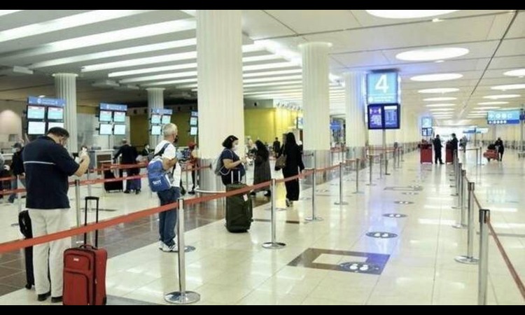 UAE Banks Warn Travellers: Beware of Fake Holiday Deals & Scams